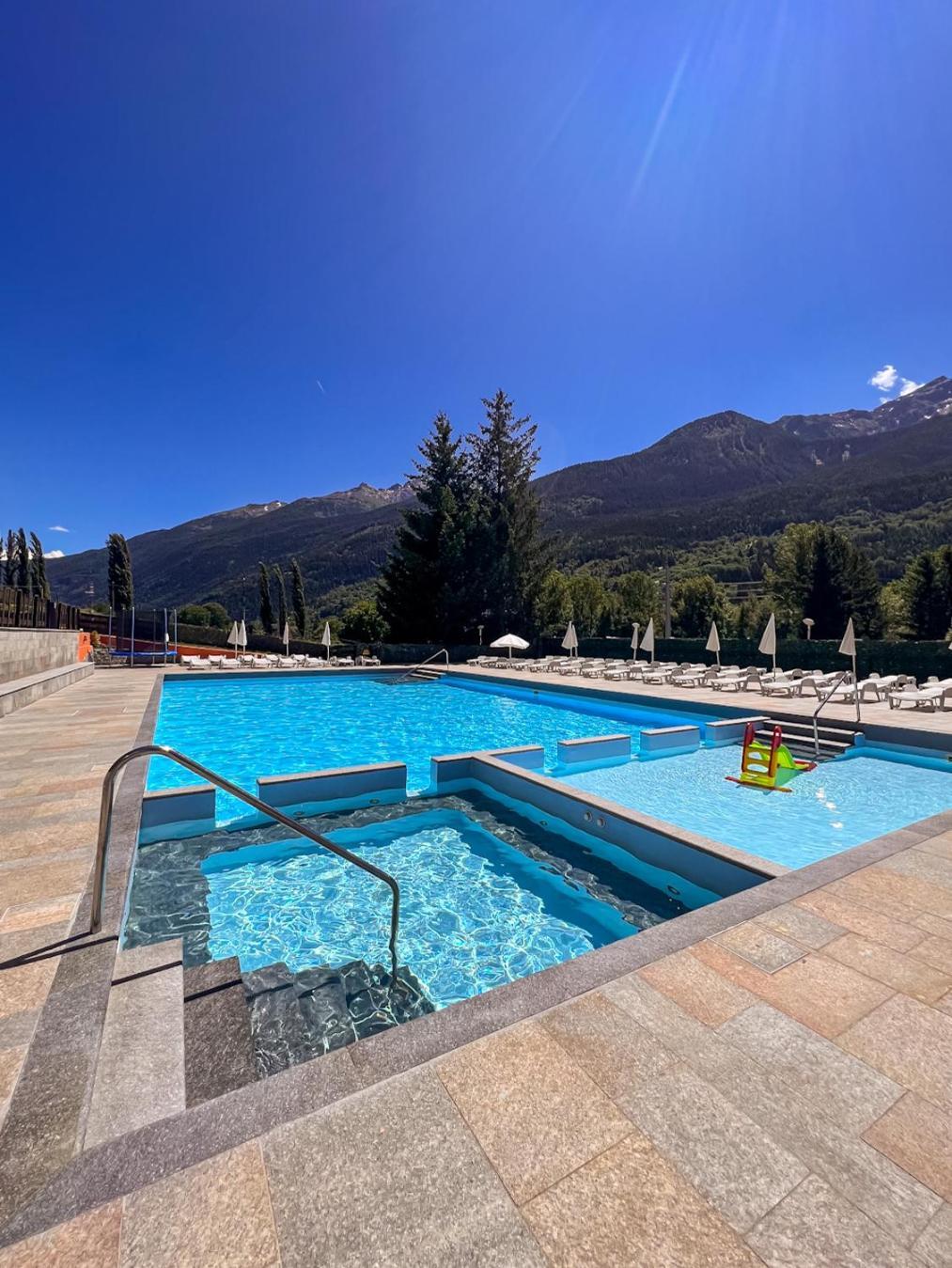 Bijoux Des Alpes - Mont Blanc Village ラ・サル エクステリア 写真