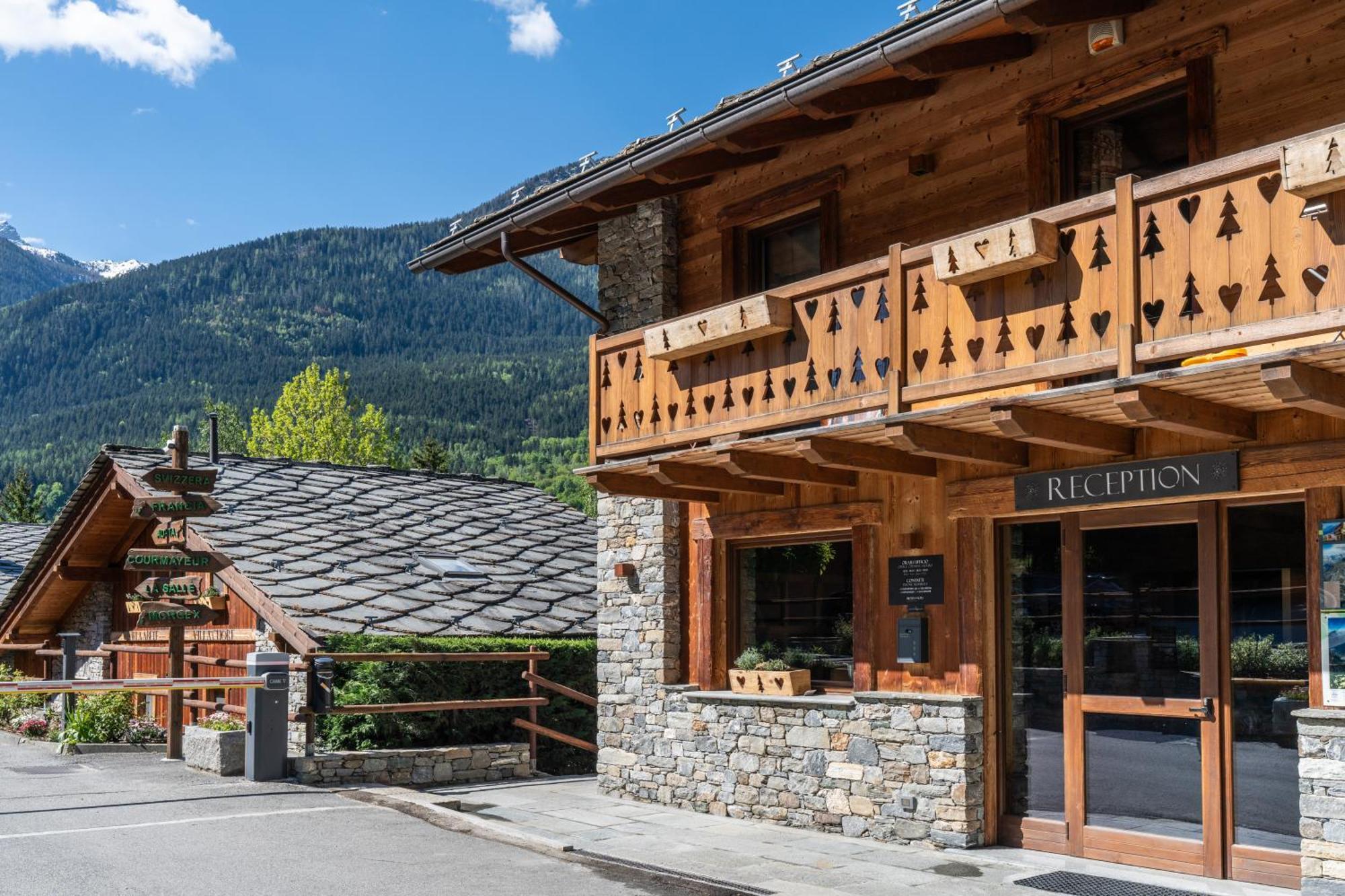 Bijoux Des Alpes - Mont Blanc Village ラ・サル エクステリア 写真